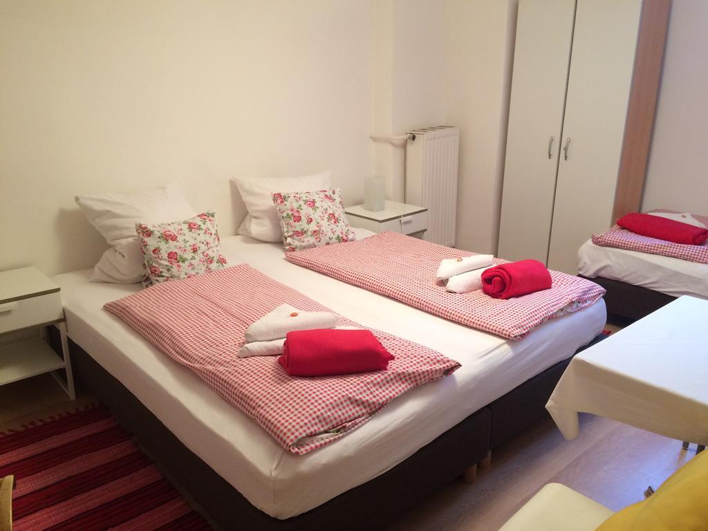 Cityhotel Junger Fuchs Salzburg Ruang foto